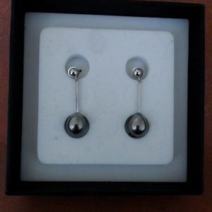 Robert Wan silver drop pearl earrings